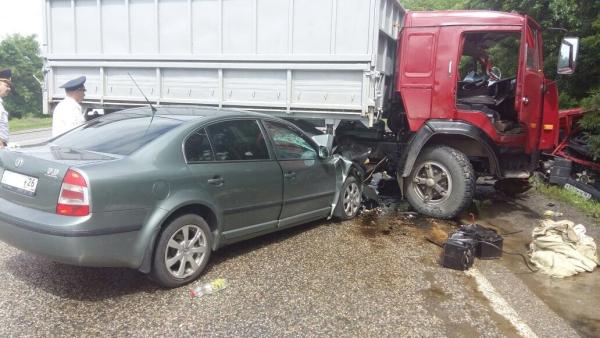 Вблизи Минеральных Вод в крупной аварии погибли 2 человека
